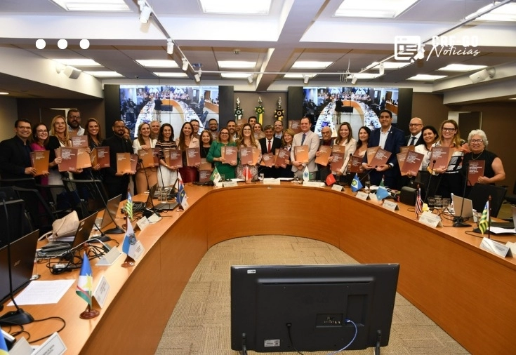 CRF-GO | CFF lança guias para fortalecer a atuação do farmacêutico no SUS