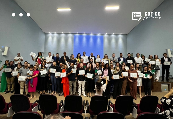 CRF-GO | Celebração em Trindade! Presidente do CRF-GO recebe Título de Cidadã e farmacêuticos  da cidade são homenageados