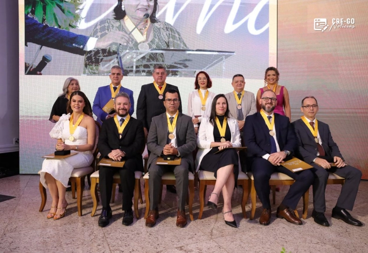 CRF-GO | CRF-GO participa da entrega da Comenda do Mérito Farmacêutico, promovida pelo CFF