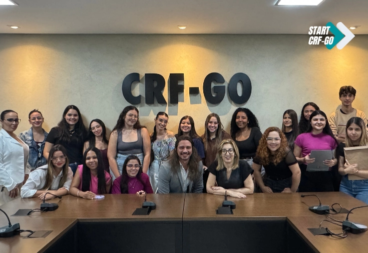 CRF-GO | CRF-GO recebe acadêmicos de Farmácia da UniGoiás em visita institucional